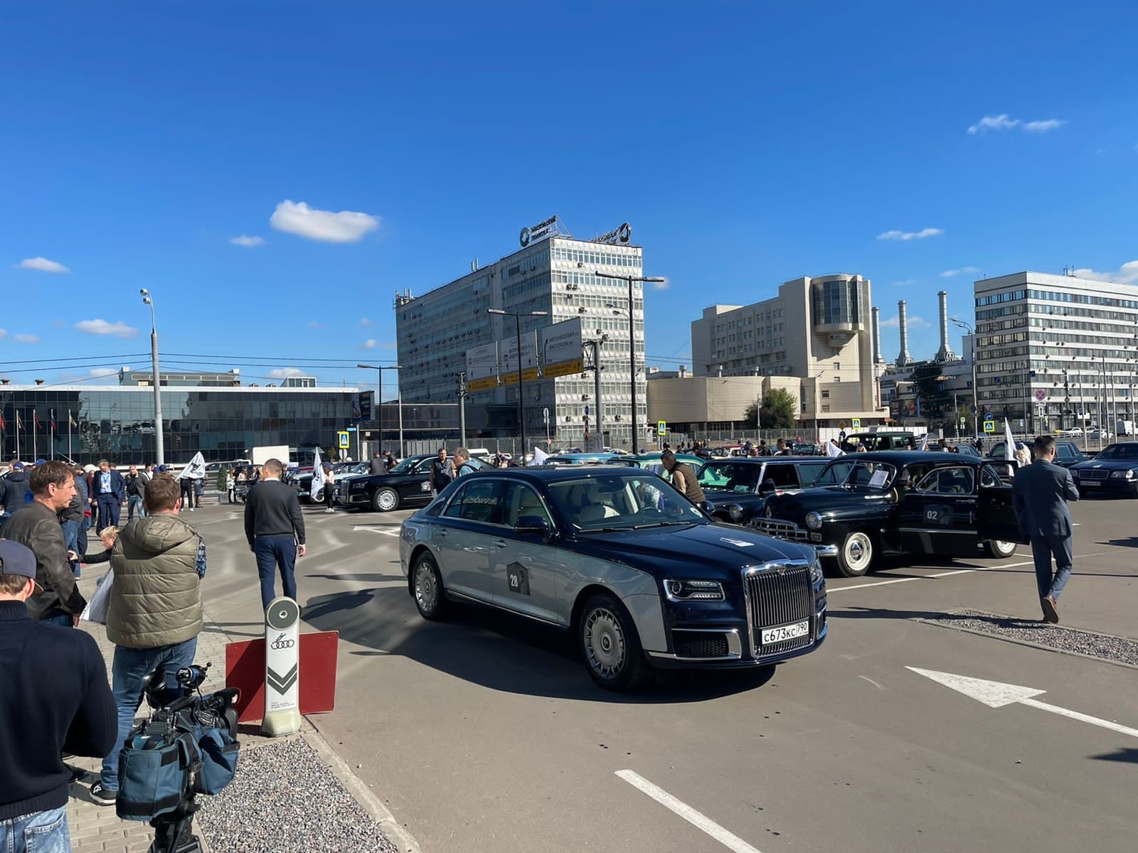 В Москве в День города автомобили AURUS Senat приняли участие в автопробеге «Ралли особого назначения»